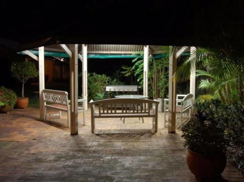Sunshine Coast Motor Lodge Woombye Dış mekan fotoğraf